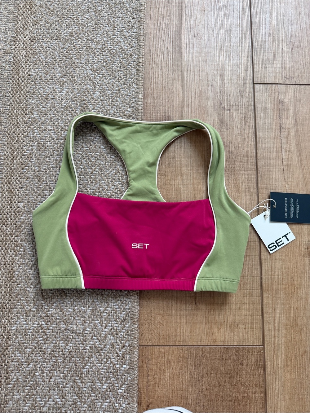 SET ACTIVE Women's Two-Tone Olive Green and Magenta Sports bra size M nwt